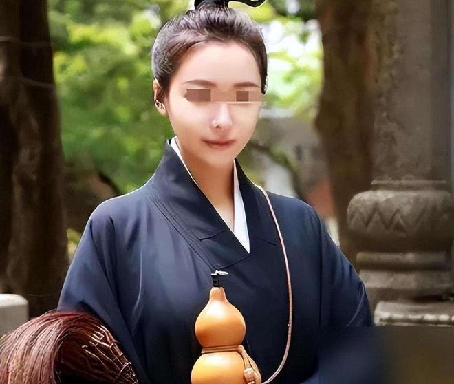 ：精通“胡媚术”九名男徒弟揭露其罪行爱游戏app安徽美女道士胡千慧被捕(图24)