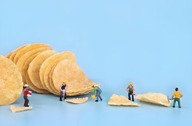 散 万亿休闲零食行业千帆待发爱游戏app渠道崛起格局分