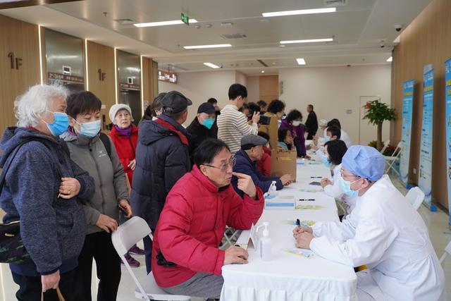 行动启动口腔健康核心知识点要记牢爱游戏app上海老年口腔健康促进(图2)